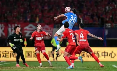 梅州2-2战平大连！中超保级形势：海牛明天赢三镇，亚泰则提前1轮降级_客家_比赛_悬念