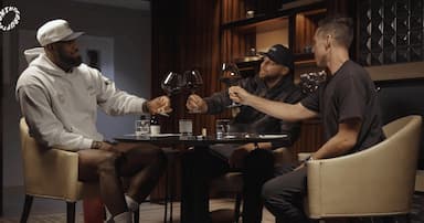 史诗级对话！詹姆斯播客《球场大脑》最新一期嘉宾：库里-NBA新闻