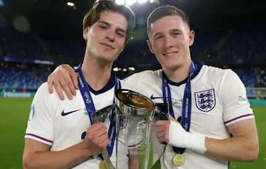 曼联欲引进诺丁汉森林中场球员 定出售筹资计划_安德森_科布·梅努_转会费